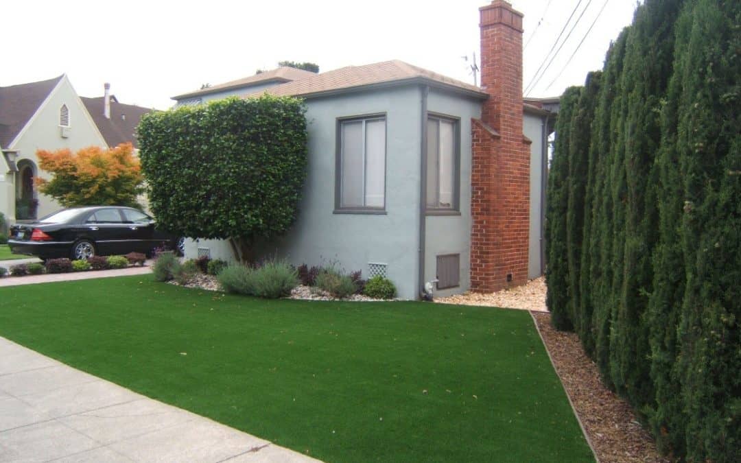 The Advantages of Using Artificial Turf for Well-Maintained Landscaping All Year-Round